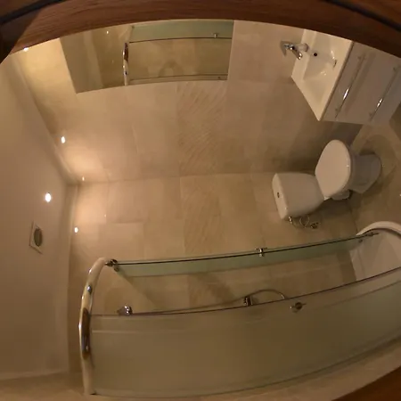 Séjour chez l'habitant Goscinne Coloseum