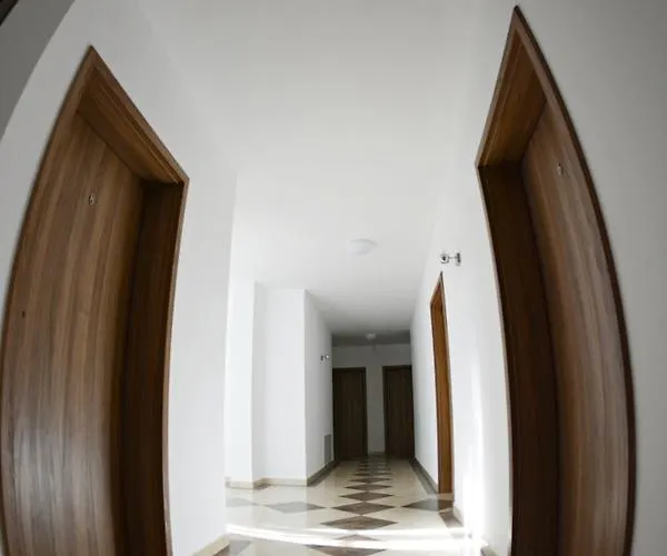 Goscinne Coloseum * 莱鲍